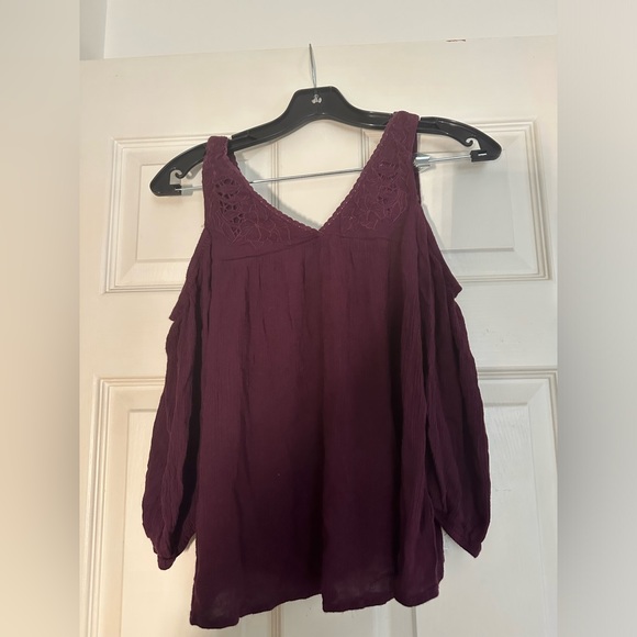 LA Hearts Cold Shoulder Blouse - Picture 9 of 9